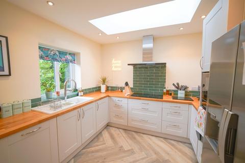 2 Ladbrook Road, Solihull, B91 3RN