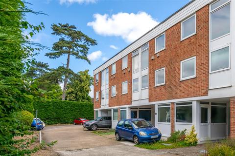 2 bedroom terraced house for sale, Cranbourne Close, Horley