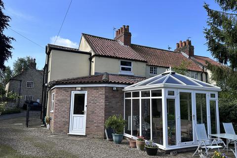 3 bedroom end of terrace house for sale, Church Street, Amotherby YO17