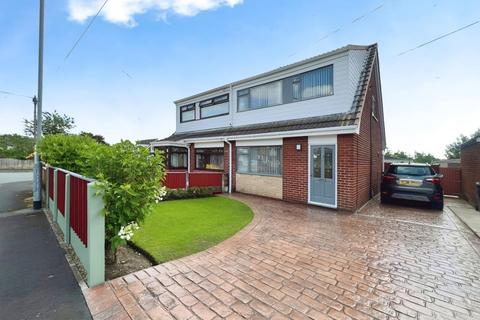 3 bedroom semi-detached house for sale, Woodgarth, Leigh