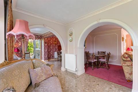5 Riverside Drive, Otley, LS21 2RU