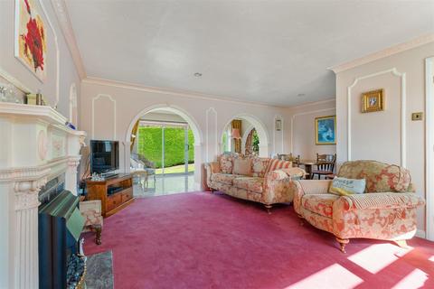 5 Riverside Drive, Otley, LS21 2RU