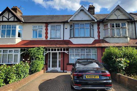 3 bedroom terraced house to rent, Firs Lane, Winchmore Hill, N21