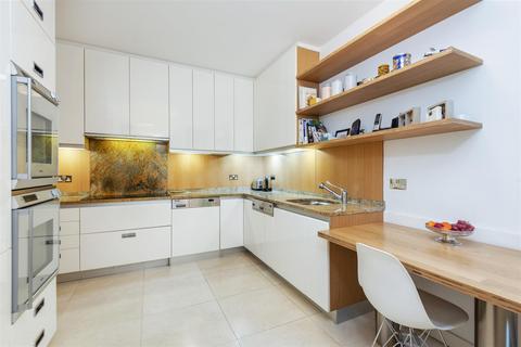 3 bedroom flat to rent, Greenaway Gardens, Hampstead, NW3