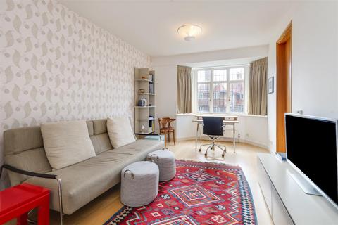 3 bedroom flat to rent, Greenaway Gardens, Hampstead, NW3