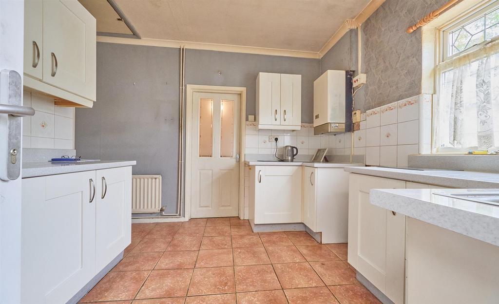 Kitchen to front
