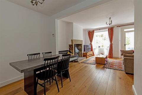 5 Edgemount View, Curbar, Hope Valley, S32 3YX