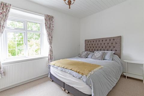 5 Edgemount View, Curbar, Hope Valley, S32 3YX