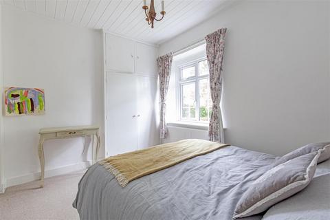 5 Edgemount View, Curbar, Hope Valley, S32 3YX