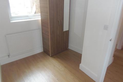 1 bedroom apartment to rent, Cranbrook Road, Essex IG2