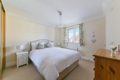 18 Willow Close, Banstead, SM7 1BN