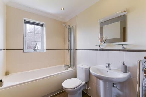 18 Willow Close, Banstead, SM7 1BN