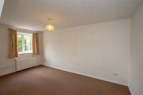 2 bedroom end of terrace house to rent, Byron Way, Stamford