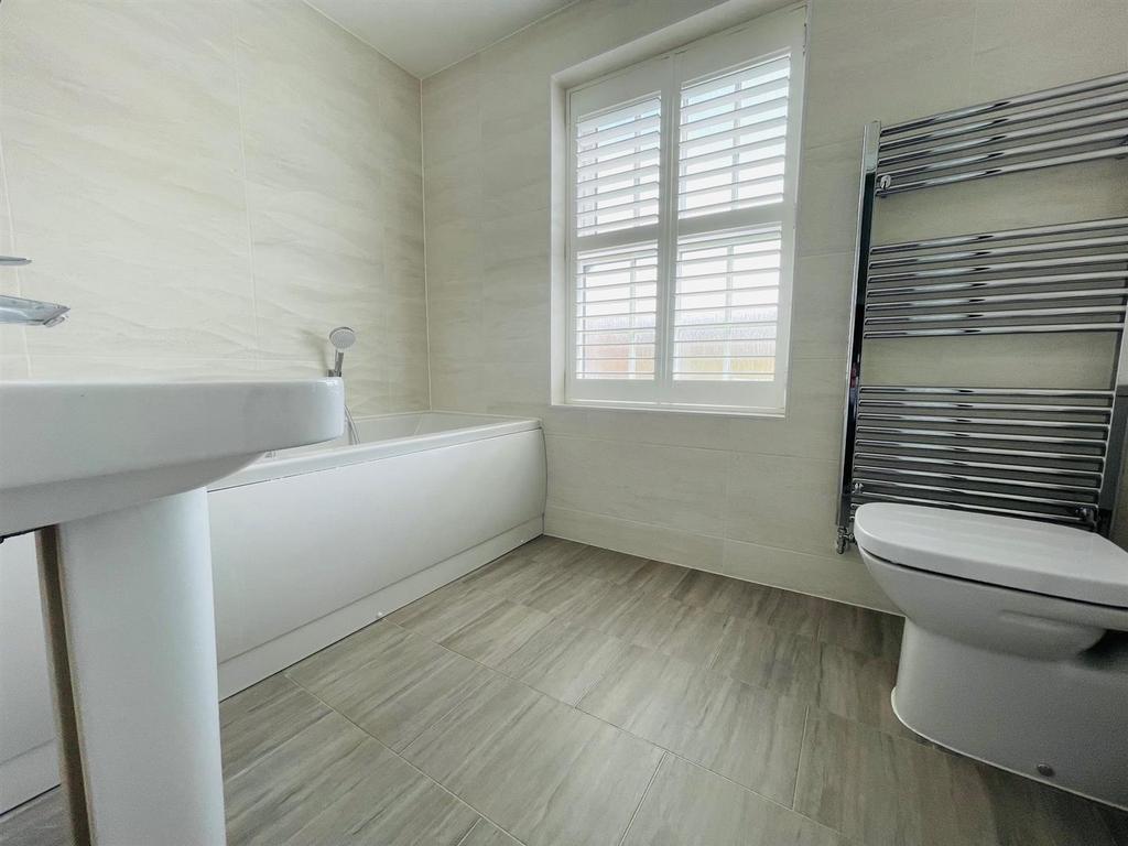Family Bathroom/WC