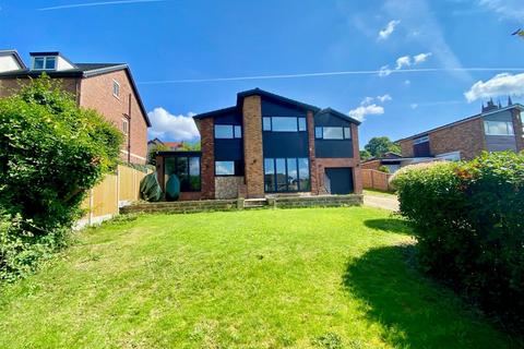 5 bedroom detached house for sale, Dunbottle Close, Mirfield