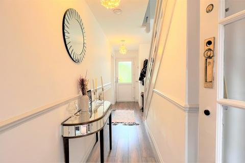 3 bedroom end of terrace house to rent, West Drive, Birmingham B5