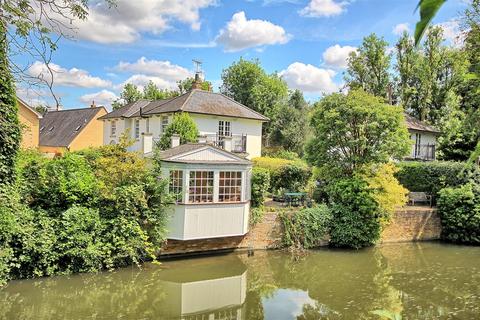 4 bedroom detached house for sale, Christopher Court, Ware SG12