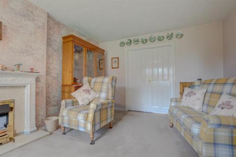 10 Stonehaven, Amington, Tamworth, B77 3QX