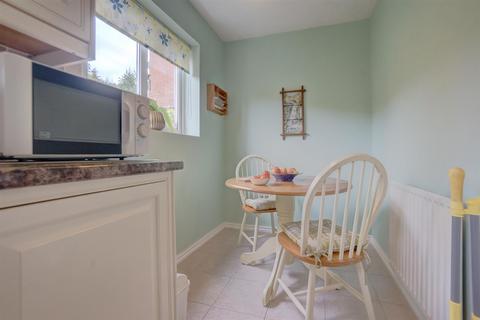 10 Stonehaven, Amington, Tamworth, B77 3QX