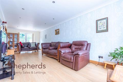 4 bedroom semi-detached house for sale, St. Laurence Drive, Broxbourne EN10