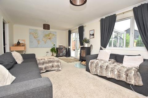 3 bedroom terraced house for sale, Redwald Road, Rendlesham, Woodbridge, Suffolk, IP12