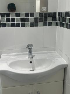 1 bedroom in a house share to rent, Norbury Crescent, Norbury, London