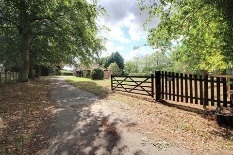 5 bedroom detached house to rent, Abbey Lane, Haveringland Norwich