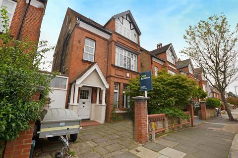 1 bedroom apartment to rent, Coleshill Road, Teddington