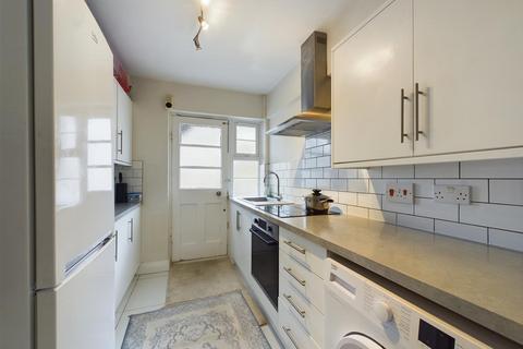 2 bedroom flat to rent, Upper Richmond Road West, London