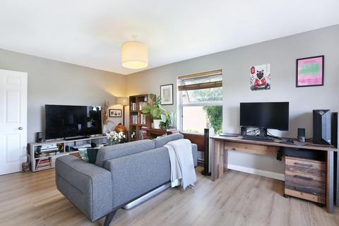 1 bedroom flat for sale, Paxton Road, London