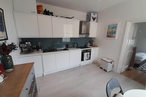 1 bedroom flat to rent, Kingwood Road, Fulham, London