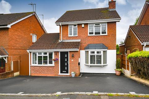 3 bedroom house for sale, 17 Roper Way, Dudley