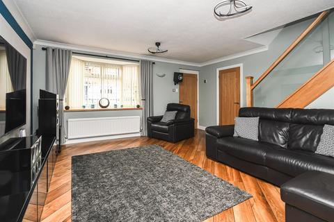 3 bedroom house for sale, 17 Roper Way, Dudley