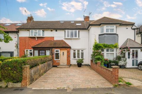 3 bedroom terraced house for sale, Hawkdene, Chingford