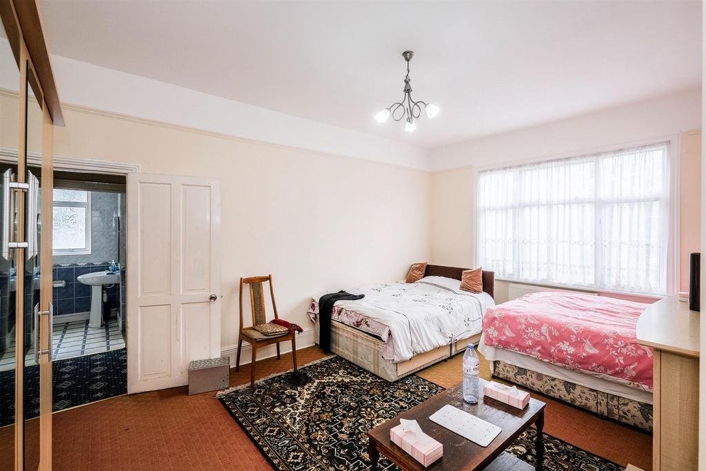 37 Cann Hall Road-5 resized.jpg
