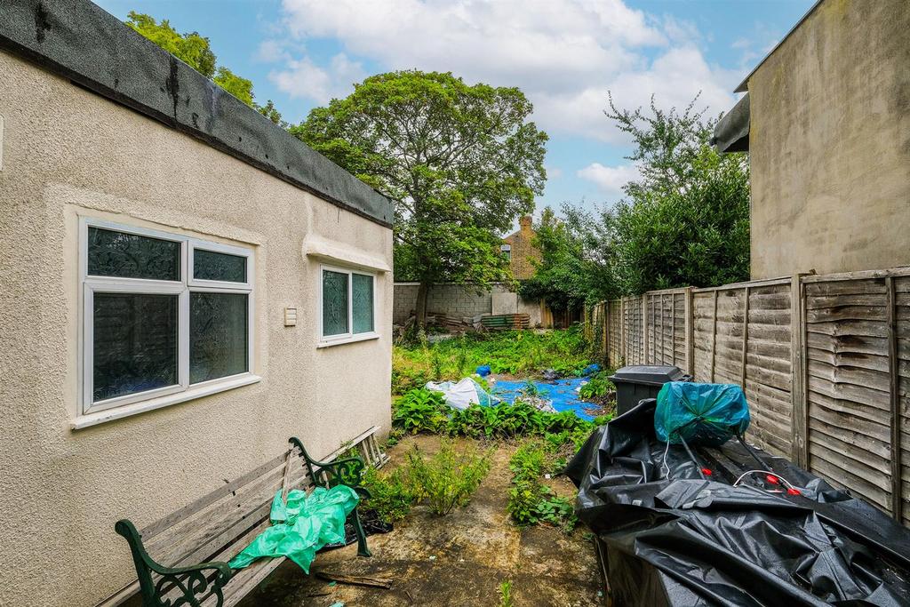 37 Cann Hall Road-22 resized.jpg