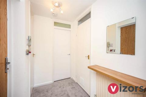 1 bedroom flat for sale, Haseley Close, Matchborough East, Redditch