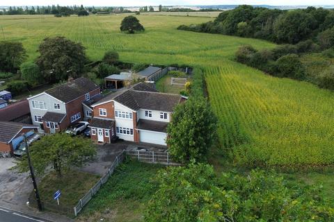 5 bedroom detached house for sale, Maldon Road, Burnham-On-Crouch