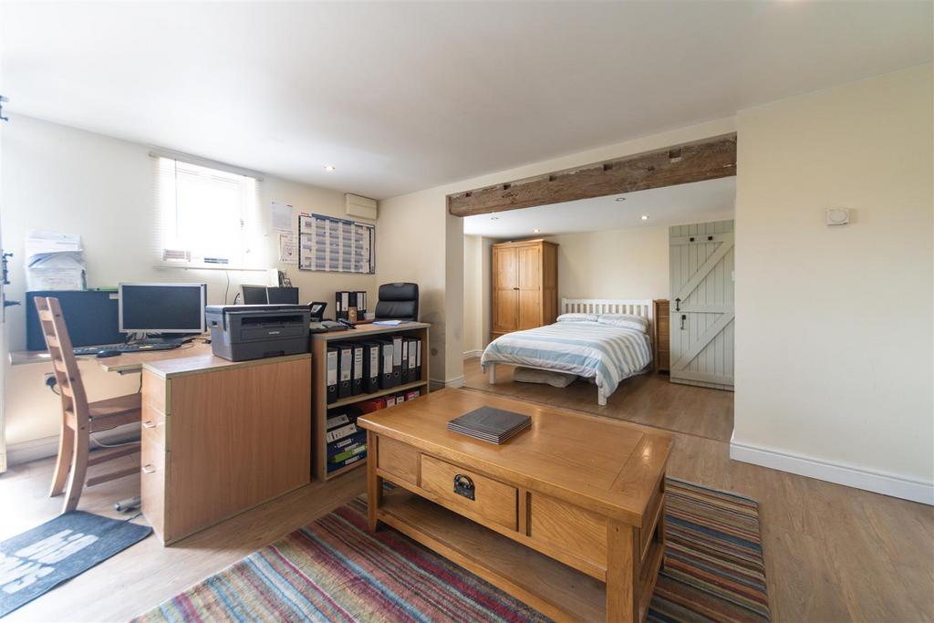 Living Quarters-31.jpg