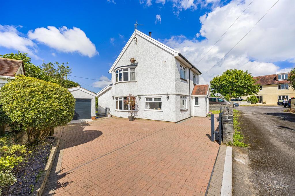 Woodside Close, Swansea 3 bed detached house for sale £