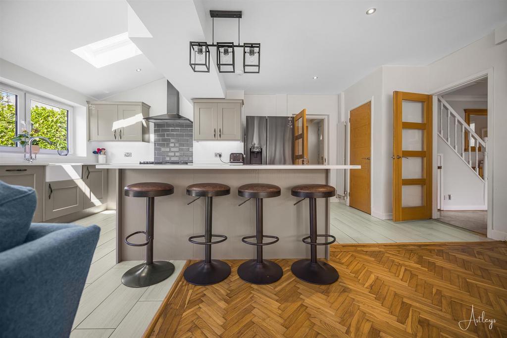 Kitchen/Dining Room