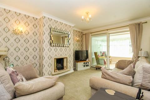 2 bedroom semi-detached bungalow for sale, Woolgreaves Close, Wakefield WF2