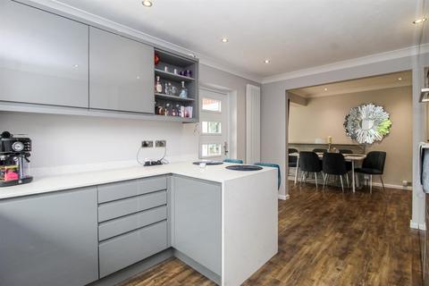 11 Ashley Close, Wrenthorpe, Wakefield, WF2 0JU