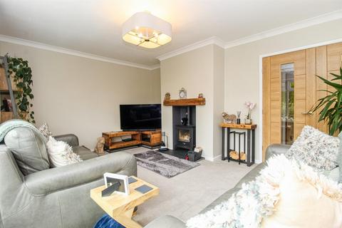 11 Ashley Close, Wrenthorpe, Wakefield, WF2 0JU