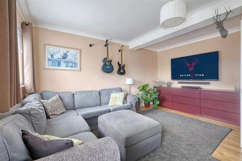 5 bedroom townhouse for sale, Ford End, Woodford Green IG8