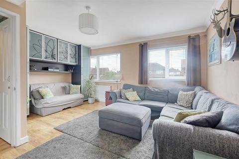 39 Ford End, Woodford Green, IG8 0EG