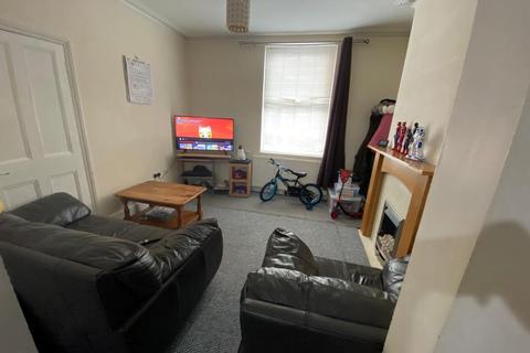 2 bedroom terraced house to rent, Denmark Road, Abington, Northampton NN1