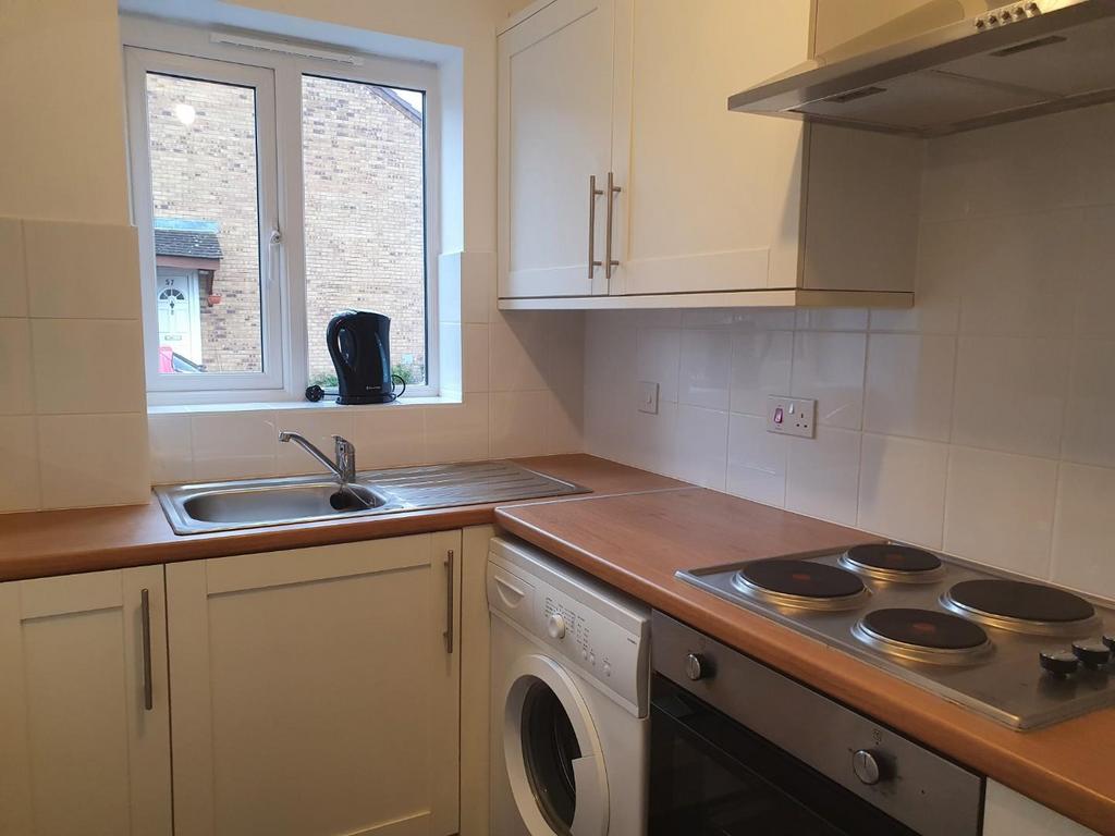 Kitchen 2.jpg