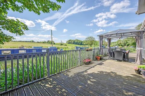 2 bedroom park home for sale, Riverside Lodge: Roydon Marina