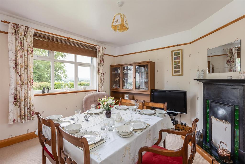 Wydale Low Cottages 1 Dining Room 1.jpg